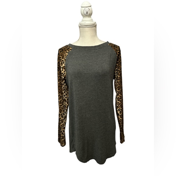 Amaryllis Tops - Amaryllis Animal Print Color Block Long Sleeve Tunic Sz L